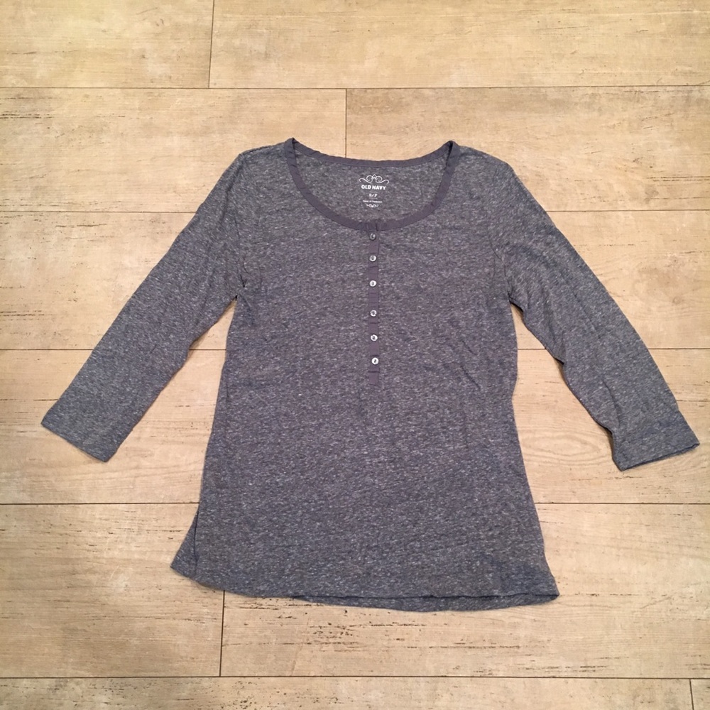 Gray Old Navy shirt
